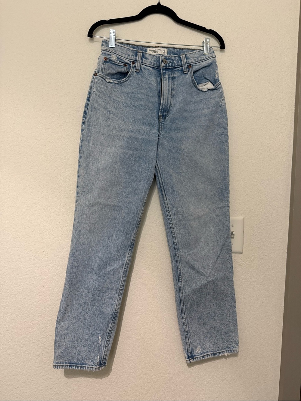 Abercrombie & Fitch Ultra High-Rise Light Wash Women's Straight Jeans